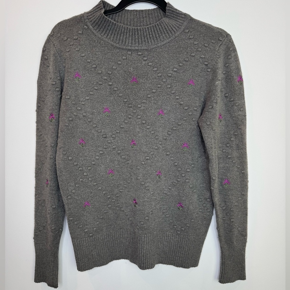 Aaeda texture embroidered flower Gray Sweater size medium